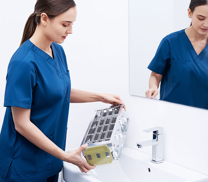 Plasma electrostatic adsorption device destroys pathogens